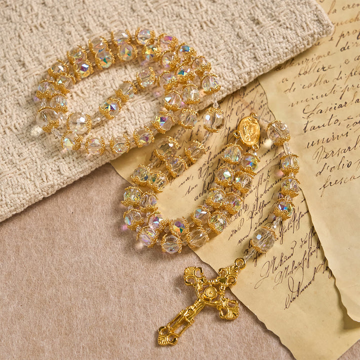 Christianartworkshop Schimmernder Rosenkranz aus facettiertem Glas mit Marienmedaille und goldenem Kruzifix - image 3