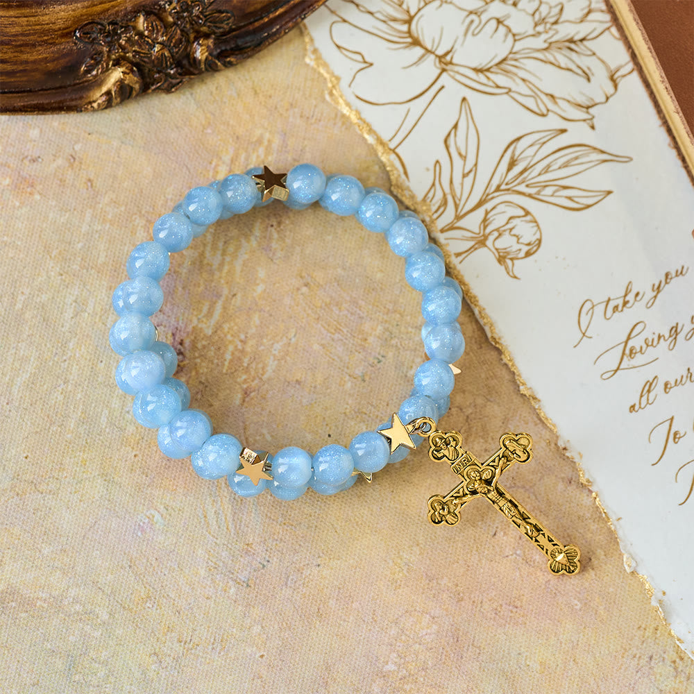 Christianartworkshop Wickelarmband aus blauen Glasperlen mit sternförmigen Zwischenstücken und goldenem Kruzifix - image 3