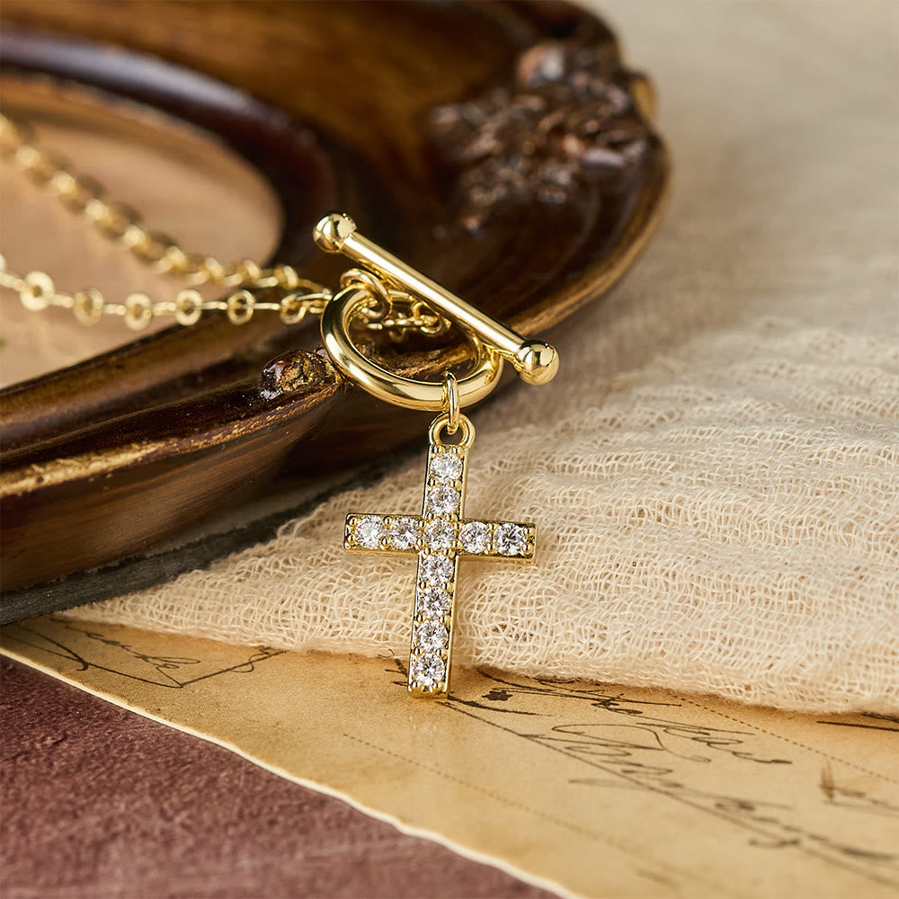 Christianartworkshop Halskette mit Knebelverschluss und Zirkonia-Pavé: Ein Symbol für heiligen Glauben und mühelose Anmut. - image 4