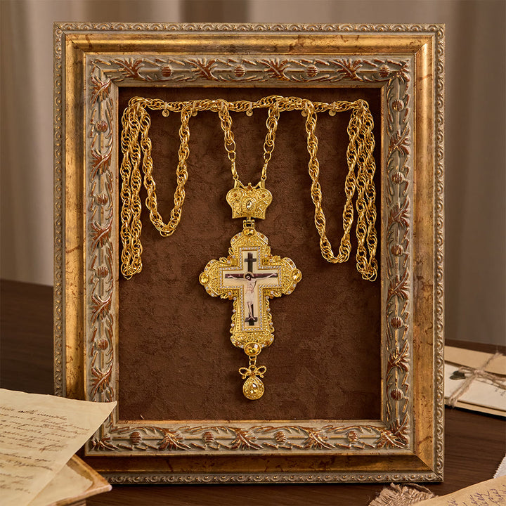 Christianartworkshop Prunkvolle, große Brustkreuzkette mit Kronenverzierung: Ein Symbol heiliger Majestät und Erlösung - image 3