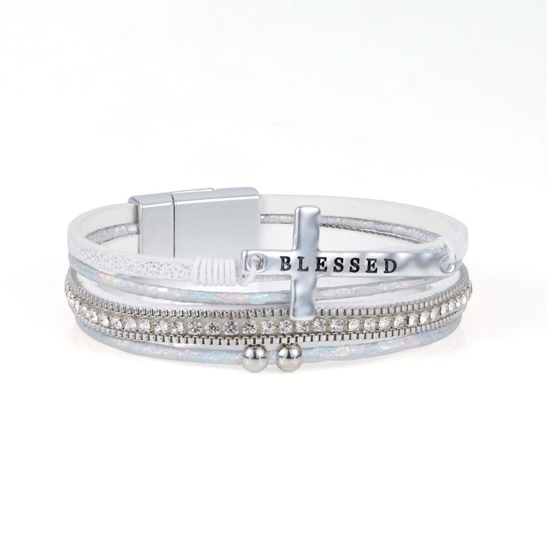 Christianartworkshop Mehrlagiges Lederarmband mit Zirkonia und Kreuz: Ein Symbol göttlicher Gnade und spiritueller Freude - Weiß - image 8