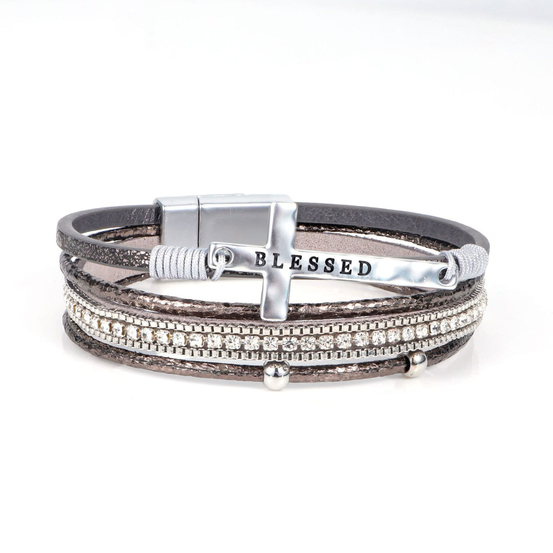 Christianartworkshop Mehrlagiges Lederarmband mit Zirkonia und Kreuz: Ein Symbol göttlicher Gnade und spiritueller Freude - Grau - image 11