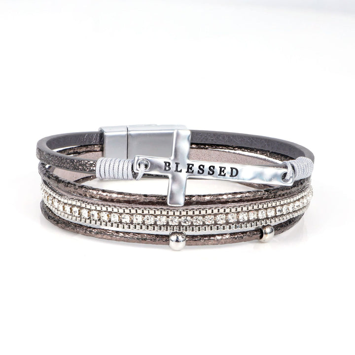Christianartworkshop Mehrlagiges Lederarmband mit Zirkonia und Kreuz: Ein Symbol göttlicher Gnade und spiritueller Freude - Grau - image 11