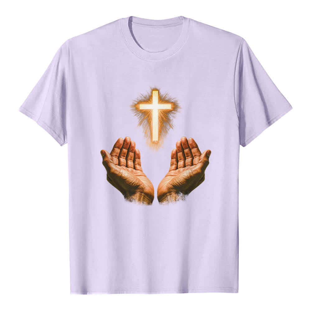 Christianartworkshop Jesus-Kreuz in Händen Premium-T-Shirt - Lila - 2XL - image 0