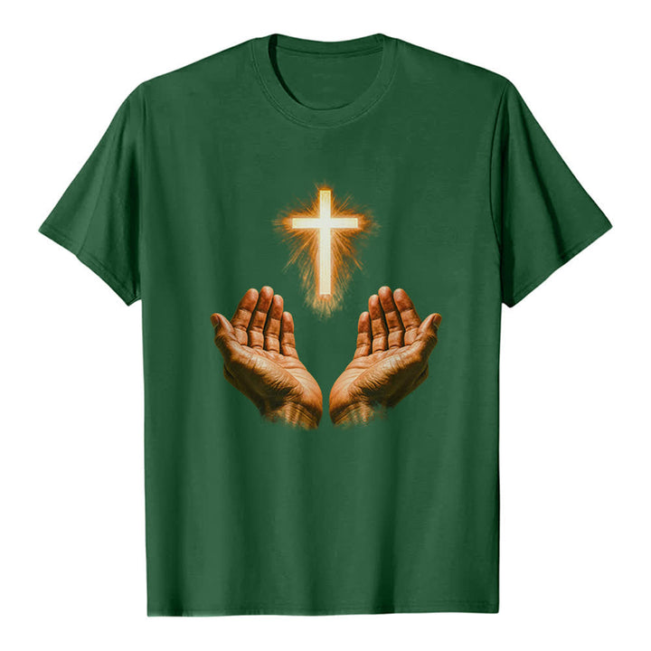 Christianartworkshop Jesus-Kreuz in Händen Premium-T-Shirt - Dunkelgrün - 2XL - image 3