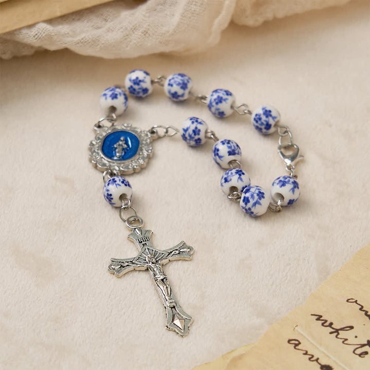 Christianartworkshop Blauer Rosenkranz aus Keramik fürs Auto: Ein Symbol marianischen Schutzes fürs Auto - image 4