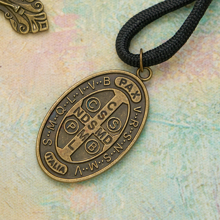 Christianartworkshop Rosenkranz aus Paracord mit dem Heiligen Benedikt als Taschenrosenkranz: Symbol unzerbrechlichen Glaubens und Schutzes - image 10