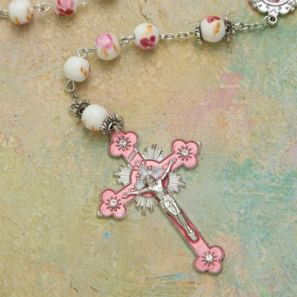 Christianartworkshop Rosenkranz aus Keramikperlen mit Blumenmuster, emaillierter Marienmedaille und rosa Kruzifix - image 8