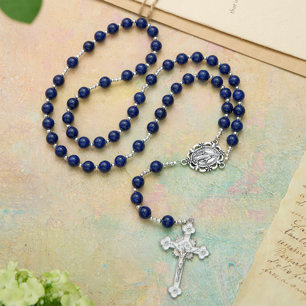 Christianartworkshop Rosenkranz aus Lapislazuliperlen mit eingraviertem Kruzifix: Symbol göttlicher Weisheit und marianischer Gnade - image 2