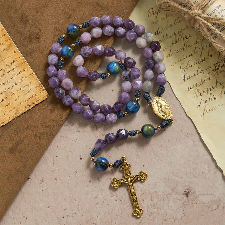 Christianartworkshop Rosenkranz aus diamantgeschliffenem violettem Lepidolith: Symbol des göttlichen Friedens und der marianischen Gnade - image 2