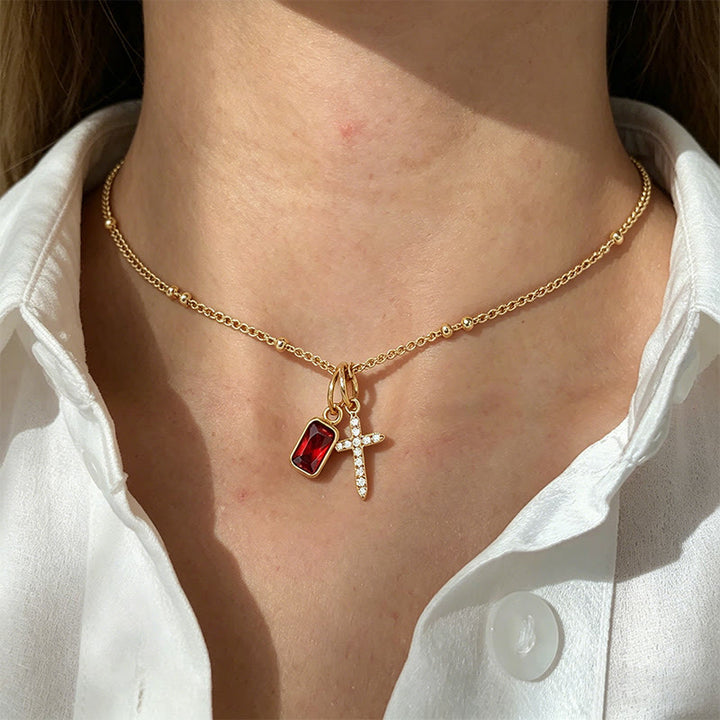 Christianartworkshop Halskette mit heiligem Kreuz und rechteckigem Edelsteinanhänger: Symbol göttlicher Gnade und Hingabe - image 1