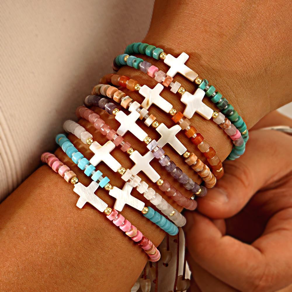 Christianartworkshop Freundschaftsarmband aus Natursteinperlen mit hohlem Kreuz: Symbol spiritueller Hingabe - image 0