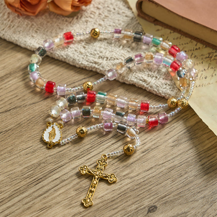 Christianartworkshop Rosenkranz aus mehrfarbigen Harzperlen: Symbol göttlicher Freude und marianischer Gnade - Unsere Liebe Frau und das Kruzifix - image 0