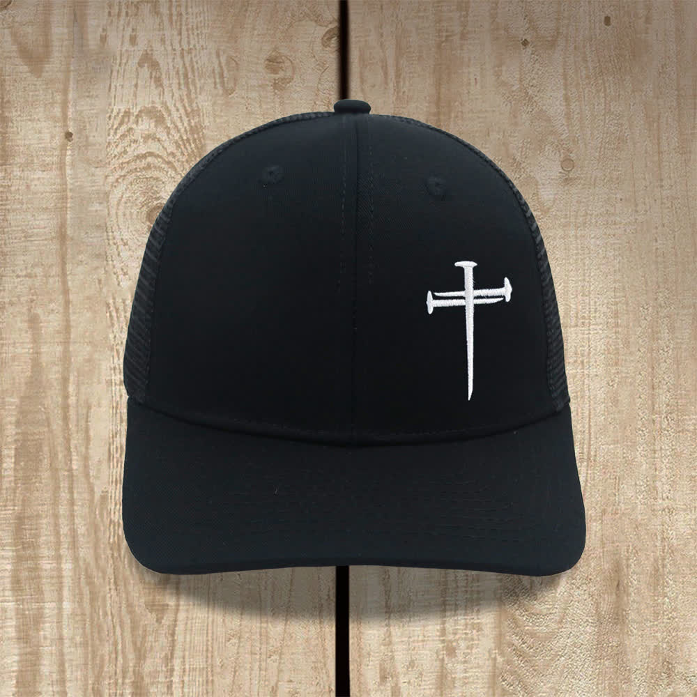 Christianartworkshop Minimalistische Trucker-Mütze mit Nagelkreuzstickerei - Ganz in Schwarz - image 2