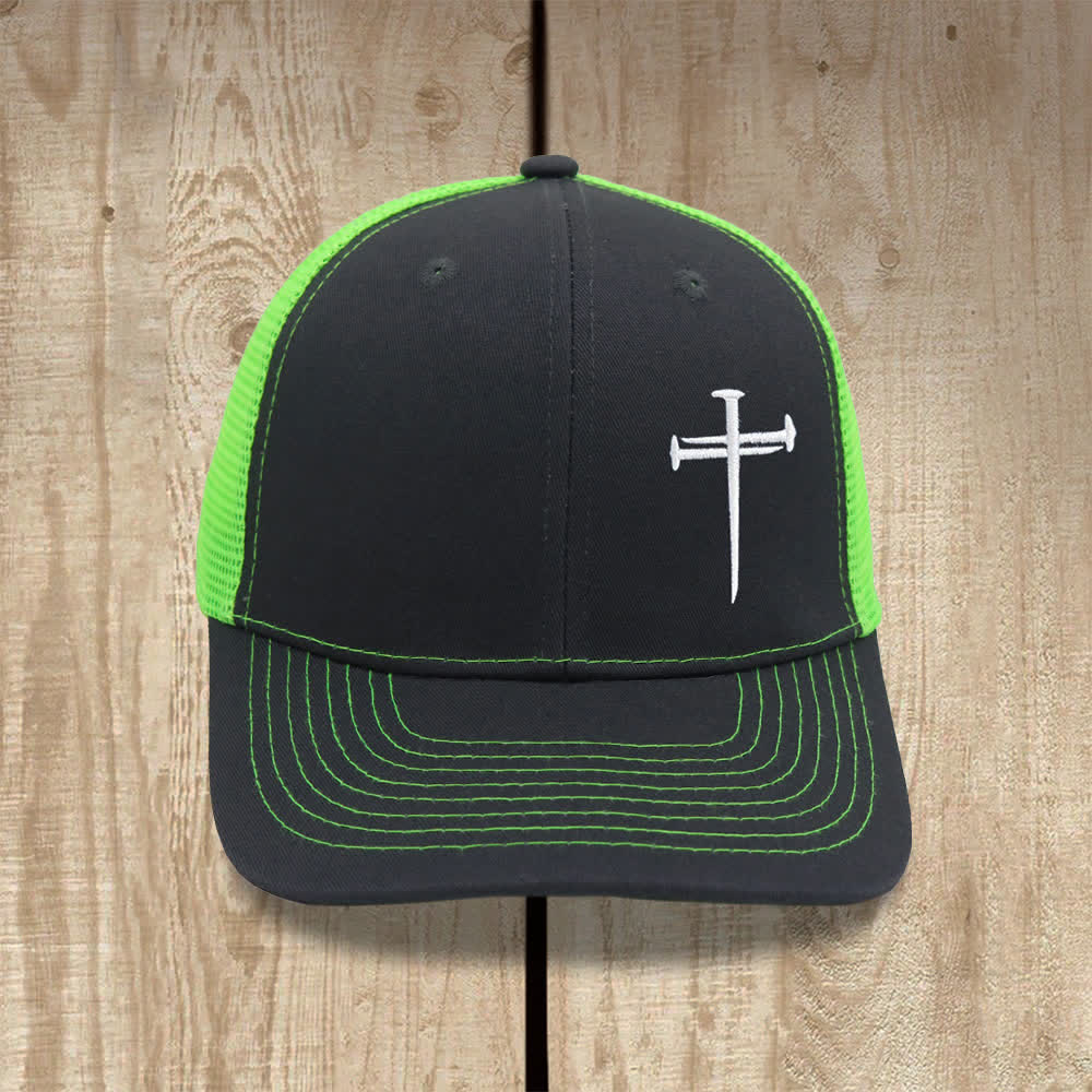 Christianartworkshop Minimalistische Trucker-Mütze mit Nagelkreuzstickerei - Dunkelgrau + Grün - image 5