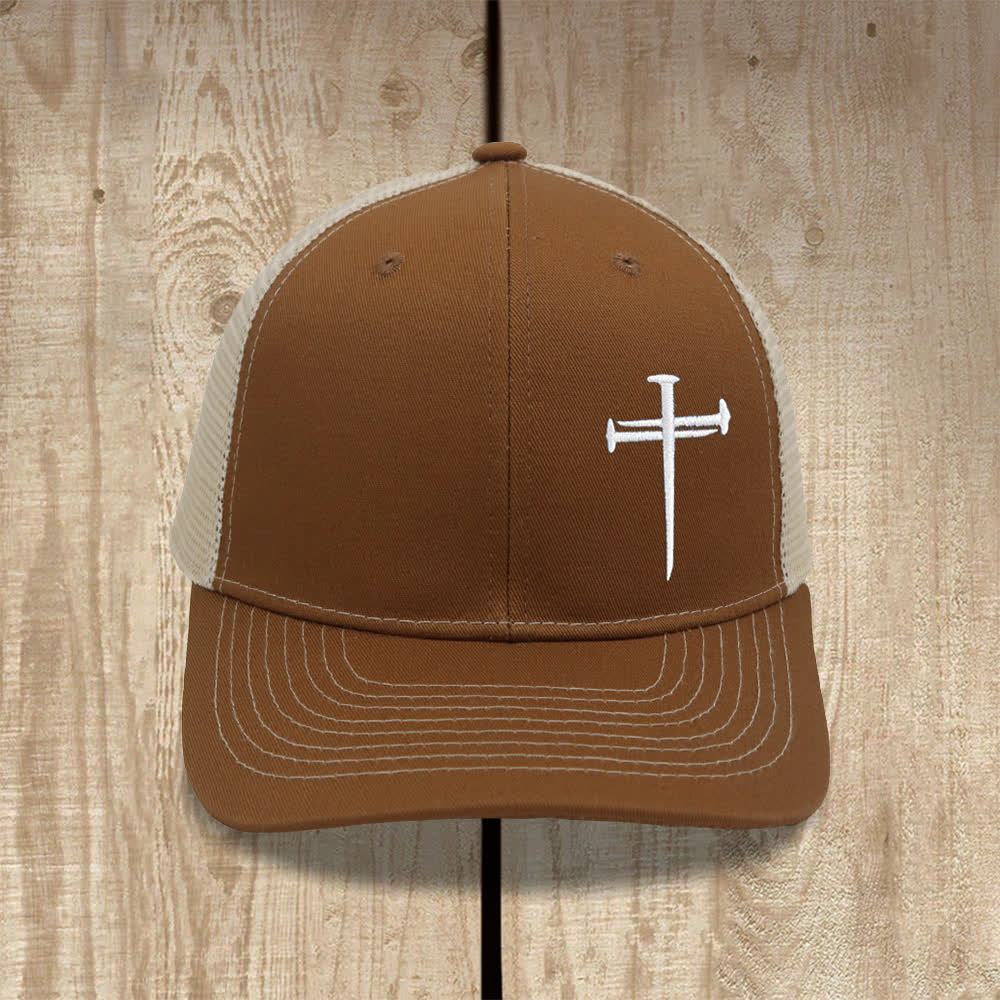 Christianartworkshop Minimalistische Trucker-Mütze mit Nagelkreuzstickerei - Braun + Beige - image 10