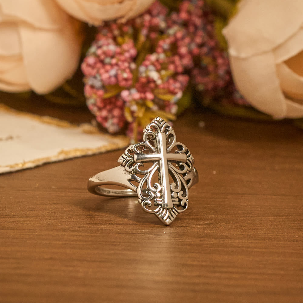 Christianartworkshop Offener Ring mit filigranem Kreuzmotiv: Ein Symbol marianischer Verehrung und göttlicher Fürsorge - image 1