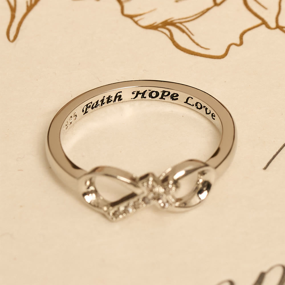 Christianartworkshop Eleganter offener Ring mit Unendlichkeitskreuz und Gravur: Symbol spiritueller Stärke und göttlicher Führung - image 1