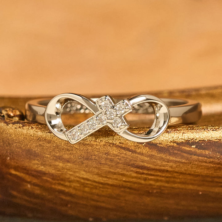 Christianartworkshop Eleganter offener Ring mit Unendlichkeitskreuz und Gravur: Symbol spiritueller Stärke und göttlicher Führung - image 2