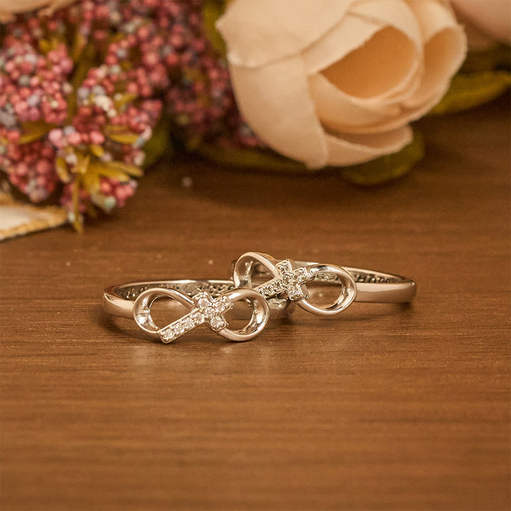Christianartworkshop Eleganter offener Ring mit Unendlichkeitskreuz und Gravur: Symbol spiritueller Stärke und göttlicher Führung - image 7