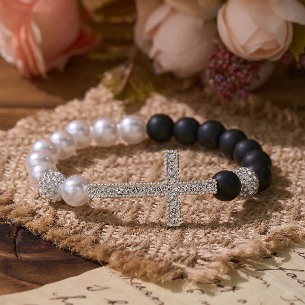 Christianartworkshop Zweiteiliges Armbandset mit weißen und mattschwarzen Perlen in Kreuzform: Symbol göttlicher Reinheit und Erlösung - image 3