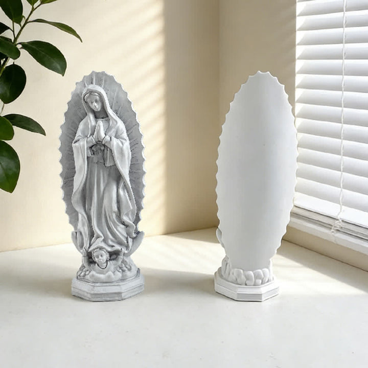 Moderne Statue der Jungfrau von Guadalupe von Christianartworkshop : Christliche Ästhetik für Ihr Zuhause - Grau - image 6