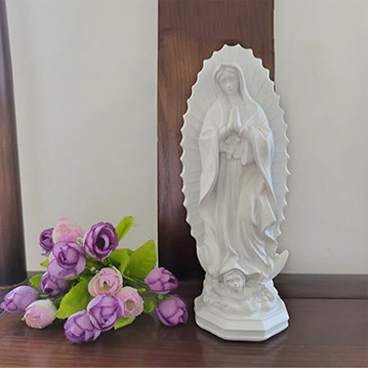 Moderne Statue der Jungfrau von Guadalupe von Christianartworkshop : Christliche Ästhetik für Ihr Zuhause - Weiß - image 9