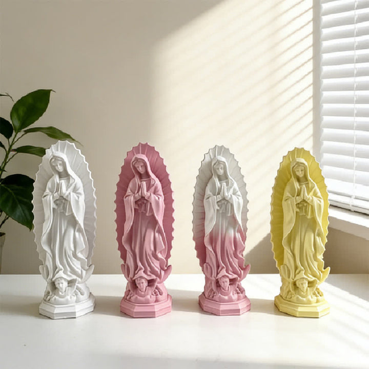 Moderne Statue der Jungfrau von Guadalupe von Christianartworkshop : Christliche Ästhetik für Ihr Zuhause - image 0