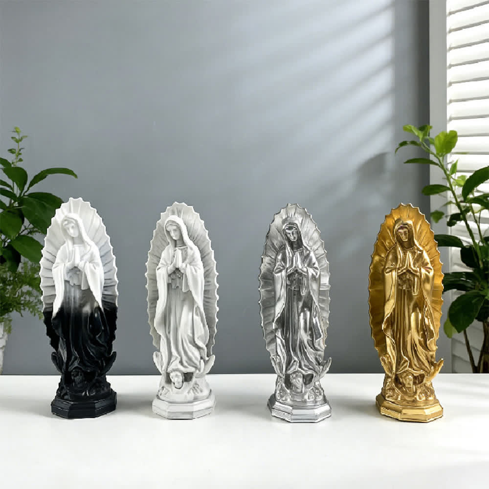 Moderne Statue der Jungfrau von Guadalupe von Christianartworkshop : Christliche Ästhetik für Ihr Zuhause - image 1