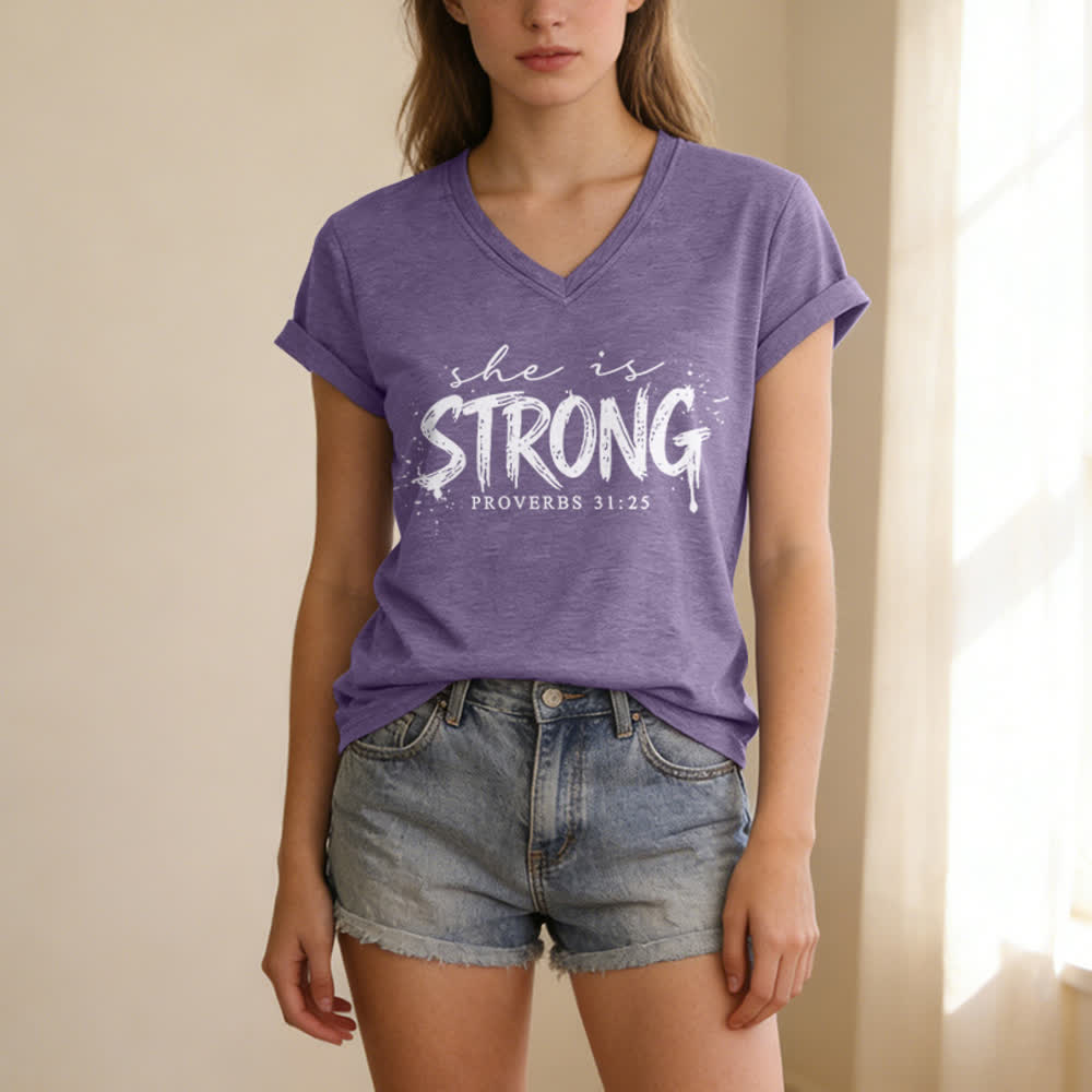 Christianartworkshop Sie ist stark (Sprüche 31,25) – Lässiges V-Ausschnitt-T-Shirt - Lila - 2XL - image 16