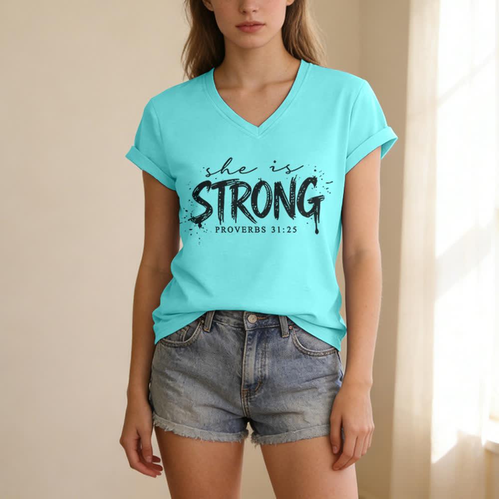 Christianartworkshop Sie ist stark (Sprüche 31,25) – Lässiges V-Ausschnitt-T-Shirt - image 9