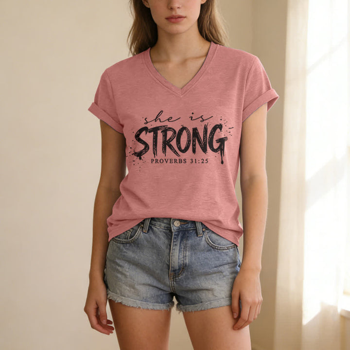 Christianartworkshop Sie ist stark (Sprüche 31,25) – Lässiges V-Ausschnitt-T-Shirt - image 11