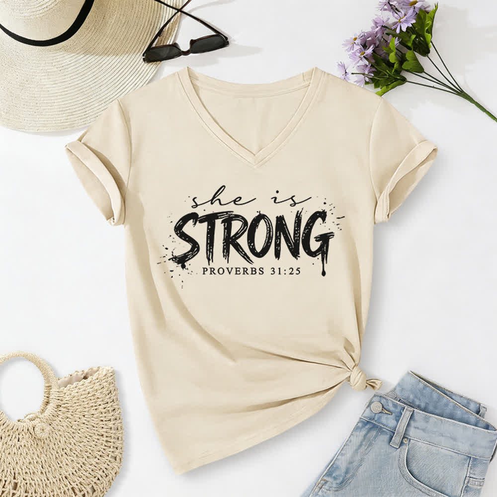 Christianartworkshop Sie ist stark (Sprüche 31,25) – Lässiges V-Ausschnitt-T-Shirt - Beige - 2XL - image 4