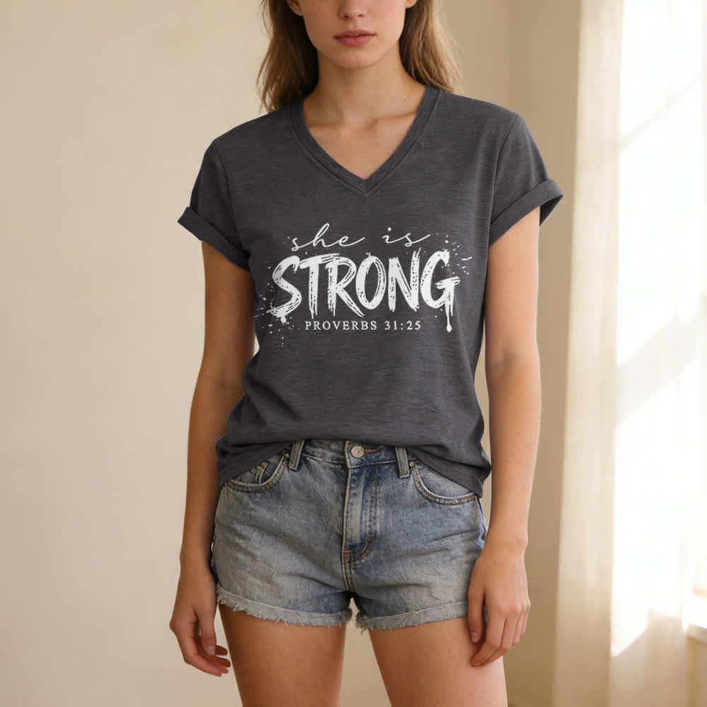 Christianartworkshop Sie ist stark (Sprüche 31,25) – Lässiges V-Ausschnitt-T-Shirt - image 21