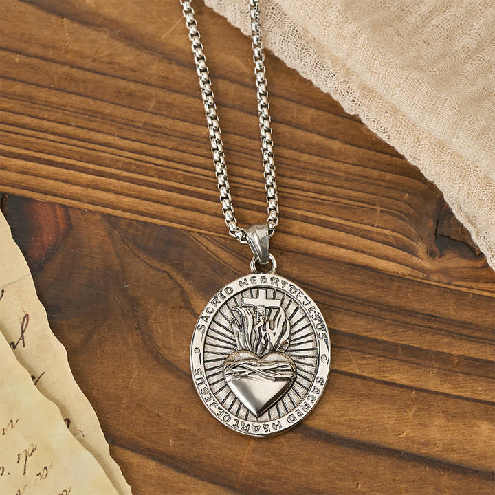 Christianartworkshop Dreifarbige, doppelseitige Medaillonkette mit heiligem Herzen und Kreuz: Symbol der göttlichen Liebe - image 4