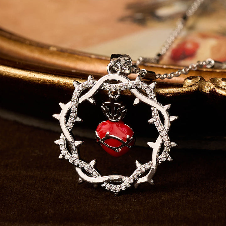 Christianartworkshop Dornenbekränzte zweifarbige Halskette mit heiligem Herzen: Symbol der göttlichen Liebe - image 3