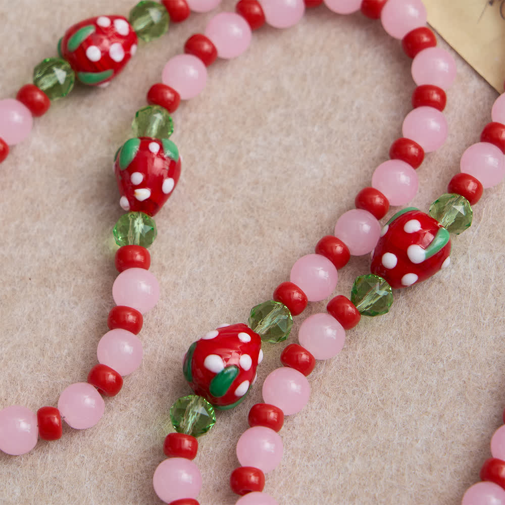 Christianartworkshop Rosenkranz mit süßer Erdbeere, rosa Glasperlen und Marienverzierungen - image 6