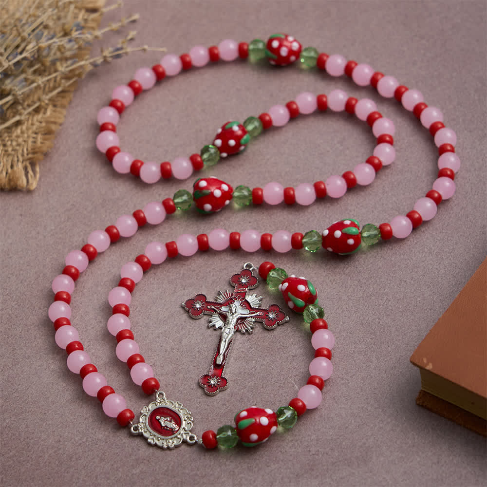 Christianartworkshop Rosenkranz mit süßer Erdbeere, rosa Glasperlen und Marienverzierungen - image 5