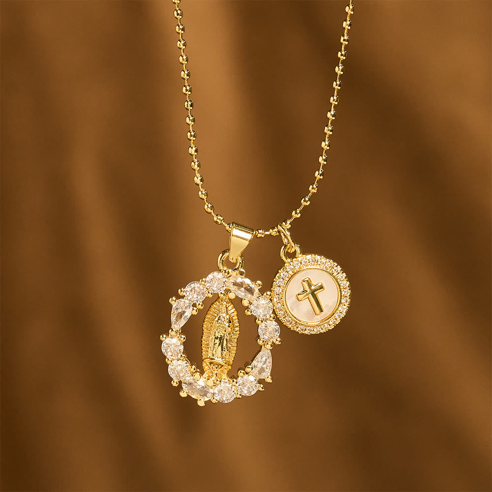 Christianartworkshop Klassisches Anhänger-Set „Unsere Liebe Frau und Kreuz“ mit Zirkonia: Symbol unerschütterlicher Hingabe - image 1