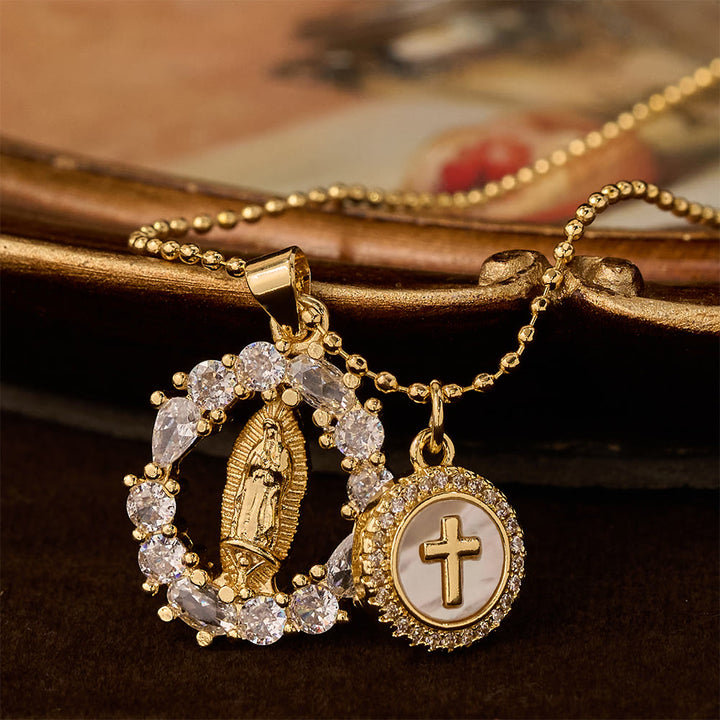 Christianartworkshop Klassisches Anhänger-Set „Unsere Liebe Frau und Kreuz“ mit Zirkonia: Symbol unerschütterlicher Hingabe - Jungfrau Maria und Kreuz - image 0