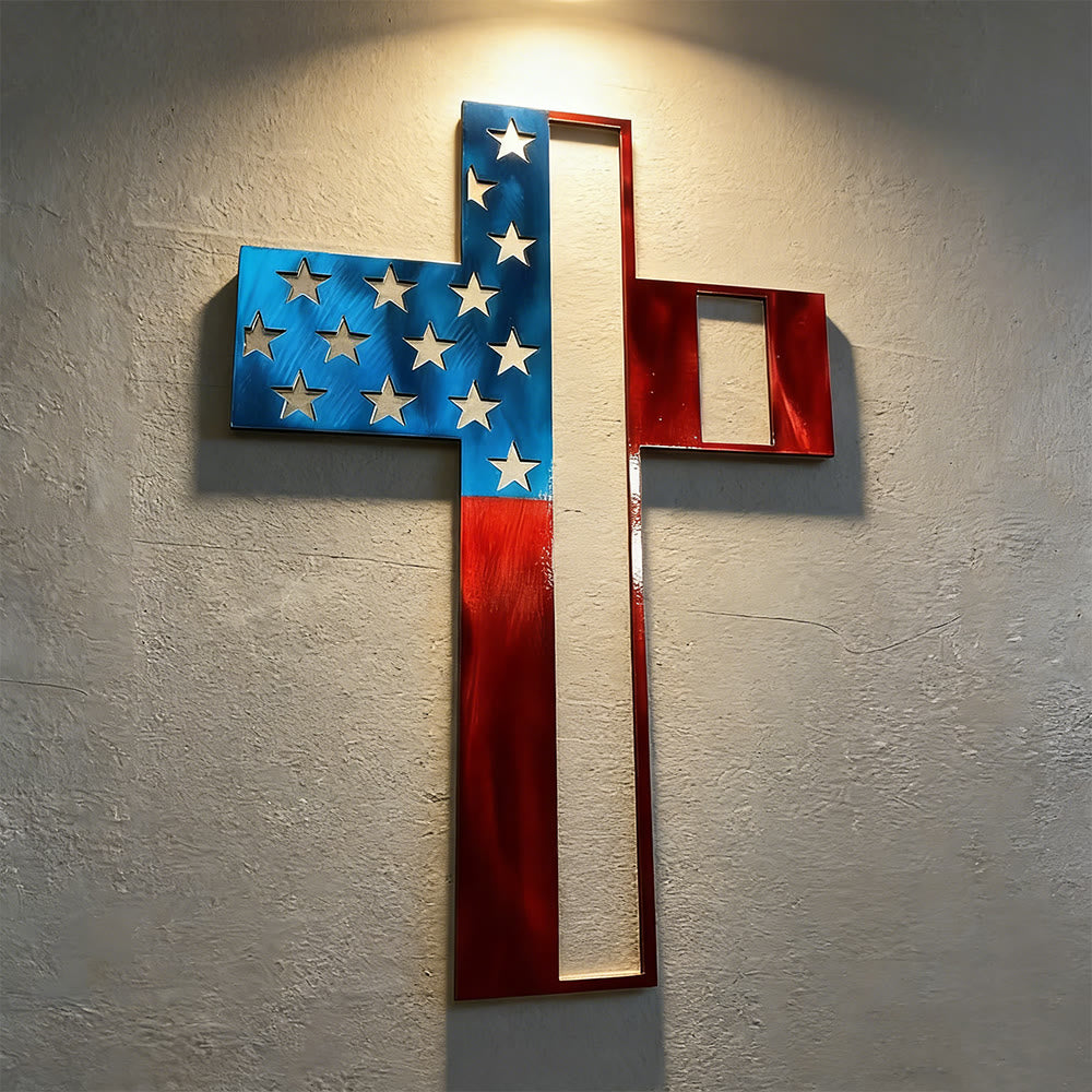 Christianartworkshop Metall-Wanddekoration mit Sternen- und Streifenkreuz: Zeitloses Symbol des Glaubens und des amerikanischen Erbes - image 1