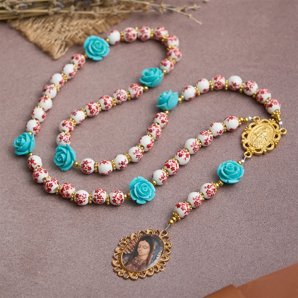 Christianartworkshop Rosenkranz der Sieben Schmerzen mit roter und weißer Keramikperle, türkisfarbener Rose und Marienmedaille - image 4