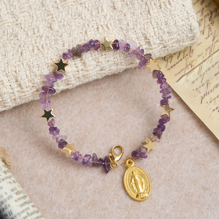 Christianartworkshop Rosenkranzarmband aus natürlichen Amethyst-Chips und Memory-Draht mit Marienmedaille - image 4