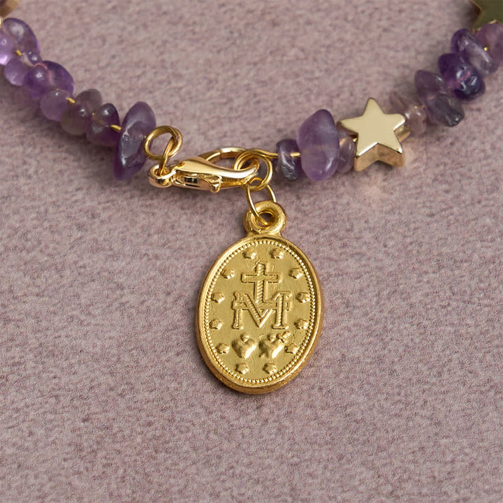 Christianartworkshop Rosenkranzarmband aus natürlichen Amethyst-Chips und Memory-Draht mit Marienmedaille - image 9