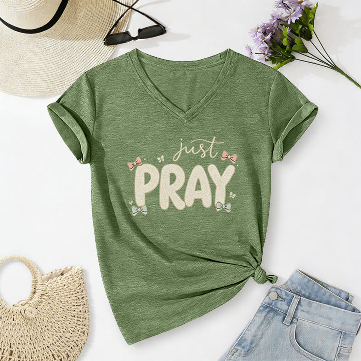 Christianartworkshop Just PRAY Casual V-Neck T-Shirt - Olivgrün - 2XL - image 2