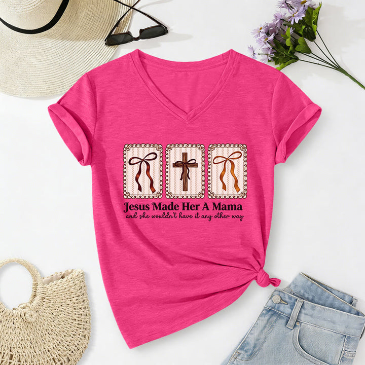 Christianartworkshop Jesus Made Her A Mama Lässiges V-Ausschnitt-T-Shirt - Rose - 2XL - image 24