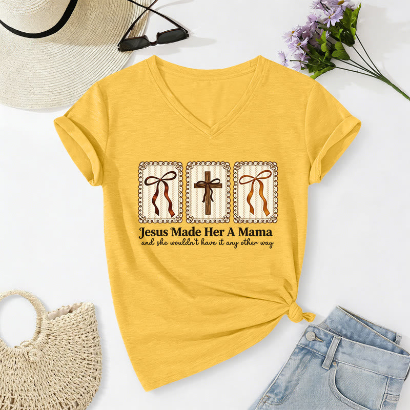 Christianartworkshop Jesus Made Her A Mama Lässiges V-Ausschnitt-T-Shirt - Gelb - 2XL - image 6