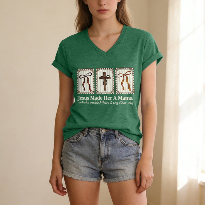 Christianartworkshop Jesus Made Her A Mama Lässiges V-Ausschnitt-T-Shirt - image 15