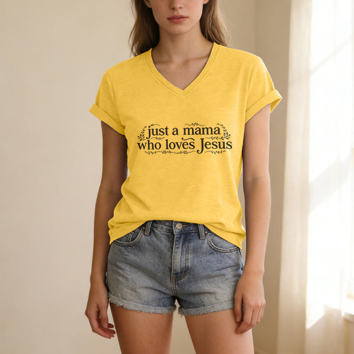 Christianartworkshop Lässiges V-Ausschnitt-T-Shirt „Just A Mama Who Loves Jesus“ - image 9