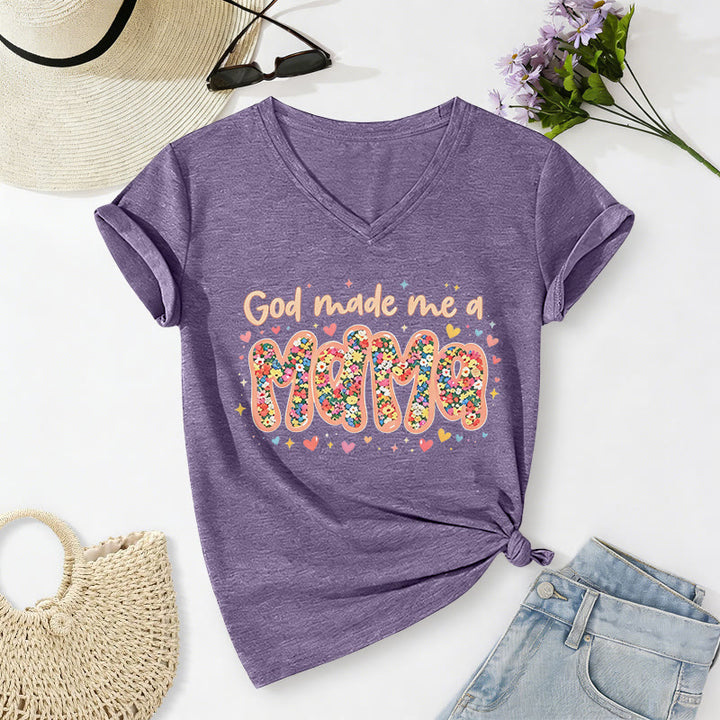 Christianartworkshop „Gott hat mich zur Mama gemacht“ – Lässiges V-Ausschnitt-T-Shirt - Lila - 2XL - image 16